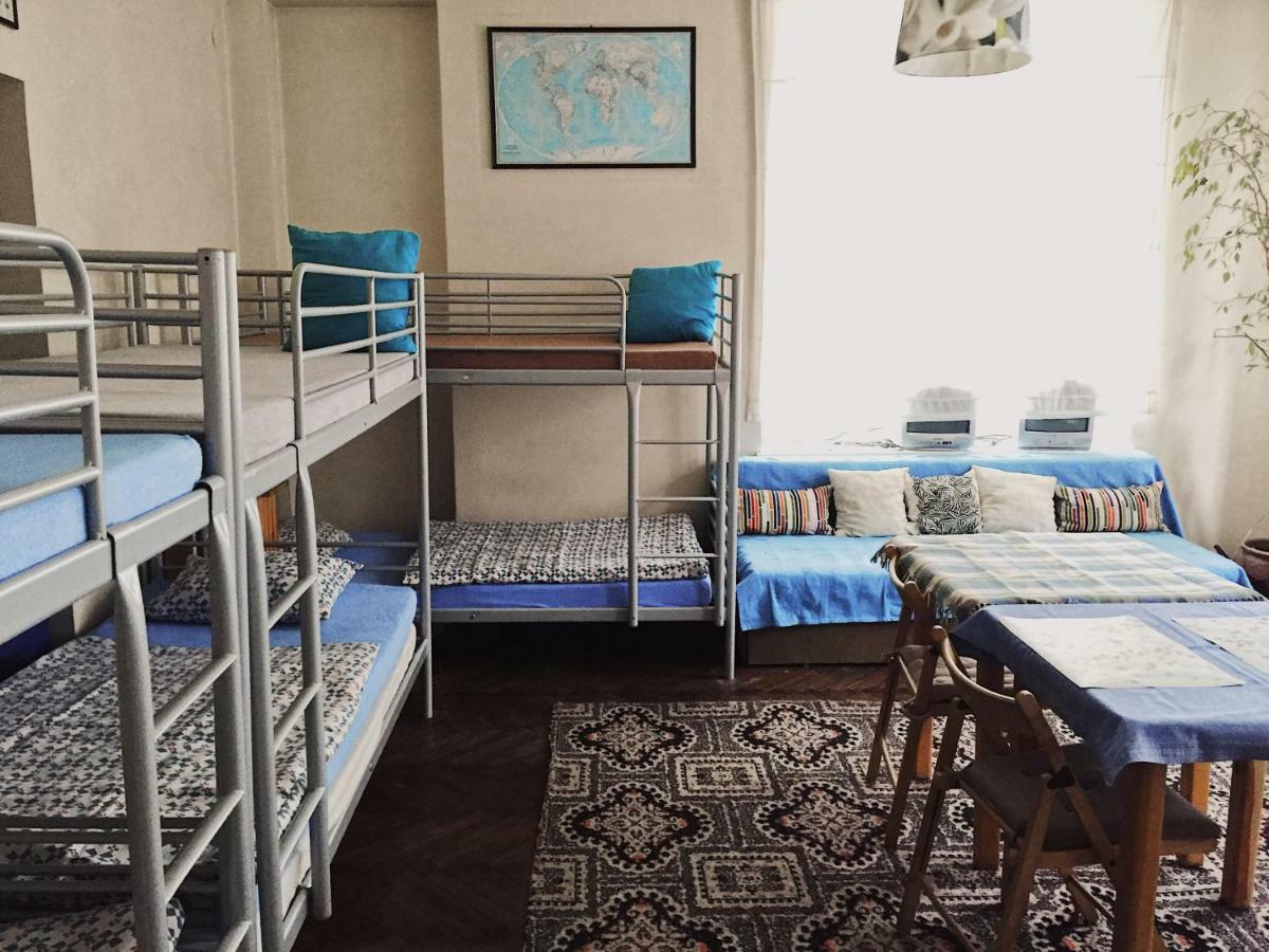 Hostel Aleje 28 Krakkó Kültér fotó