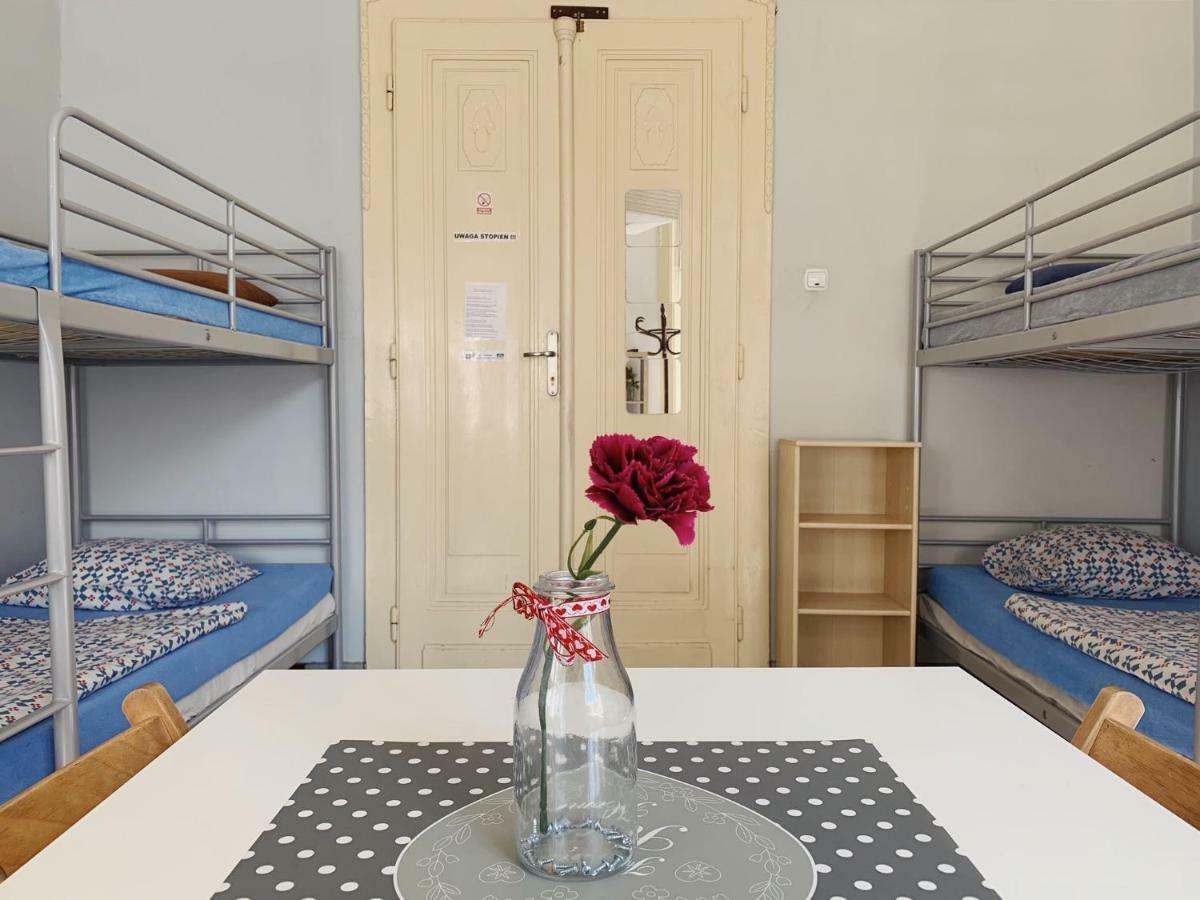 Hostel Aleje 28 Krakkó Kültér fotó