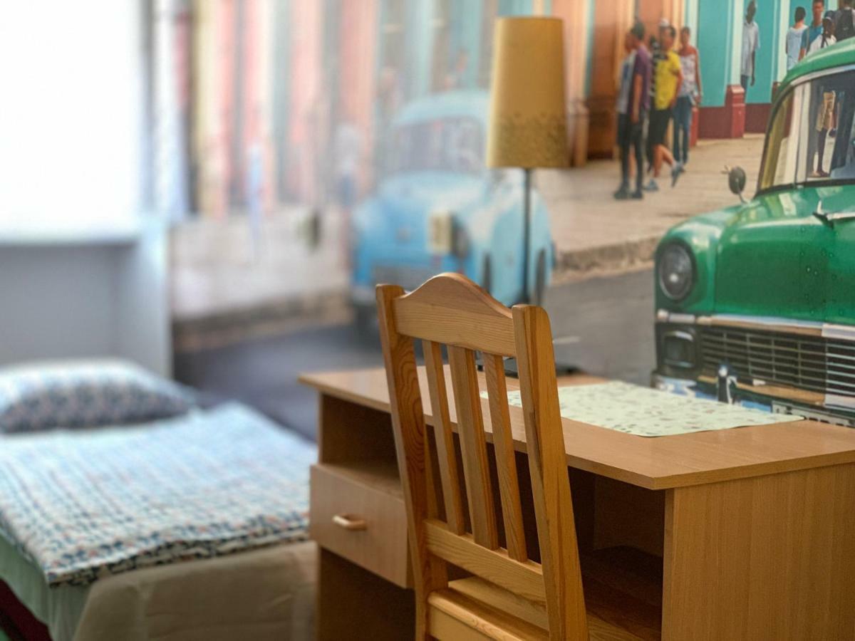 Hostel Aleje 28 Krakkó Kültér fotó