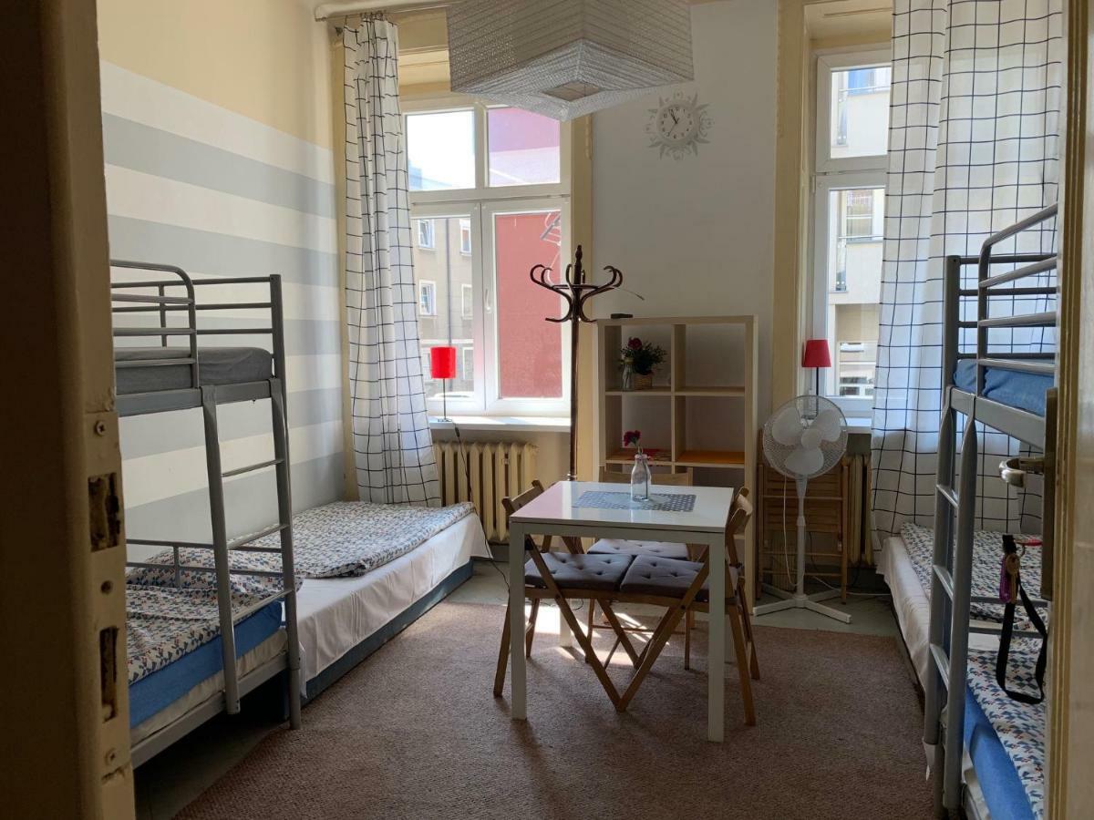 Hostel Aleje 28 Krakkó Kültér fotó